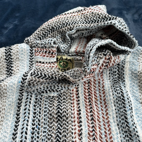 Large Hooded light Jacket - Picture 3 of 7